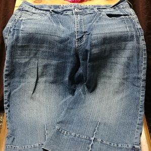 FINAL PRICE ✨ VINTAGE APOLLO JEANS (capris)